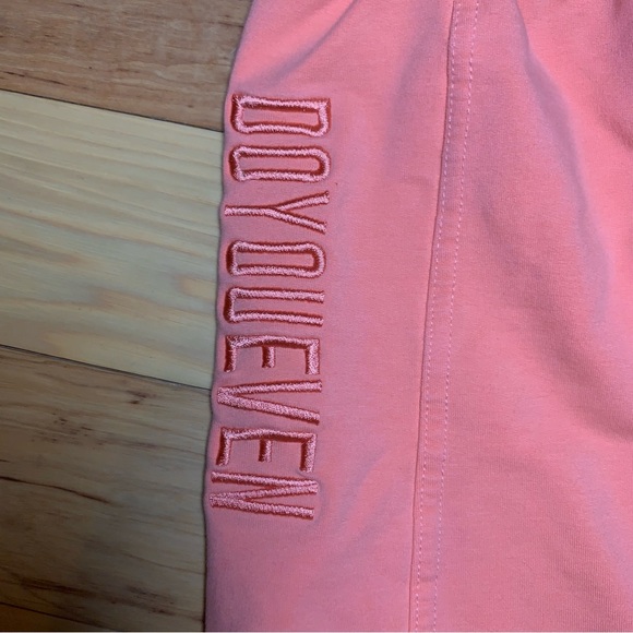 ⭐️Vaca Soon Sale⭐️ DOYOUEVEN Shorts - Picture 3 of 9